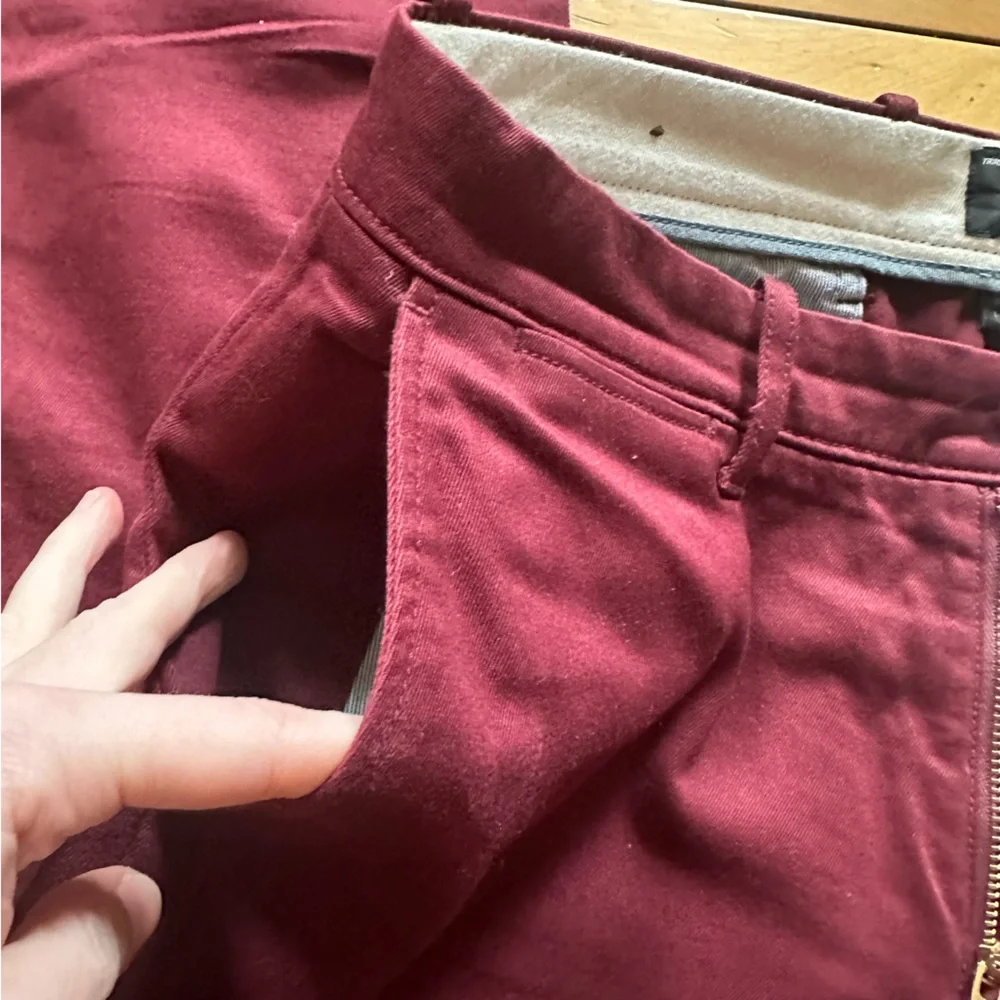 💜 J. Crew Wine Red Stretch 484 Slim Chino Pants (W28 L32)
